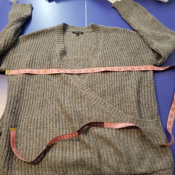 Pink Clover Wrap Front Sweater Taupe Womens Medium - Picture 10 of 16